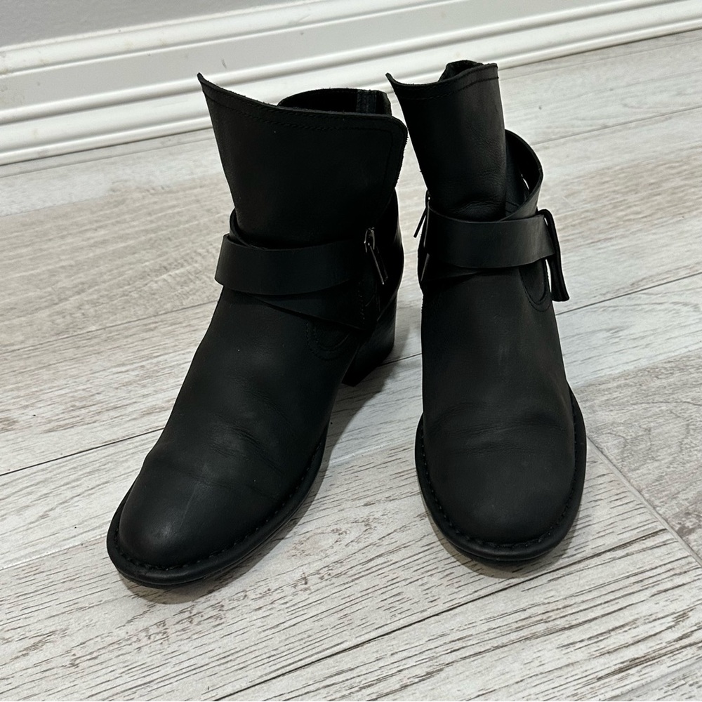 UGG Boots Elysian‎ Leather Ankle Boots 6.5